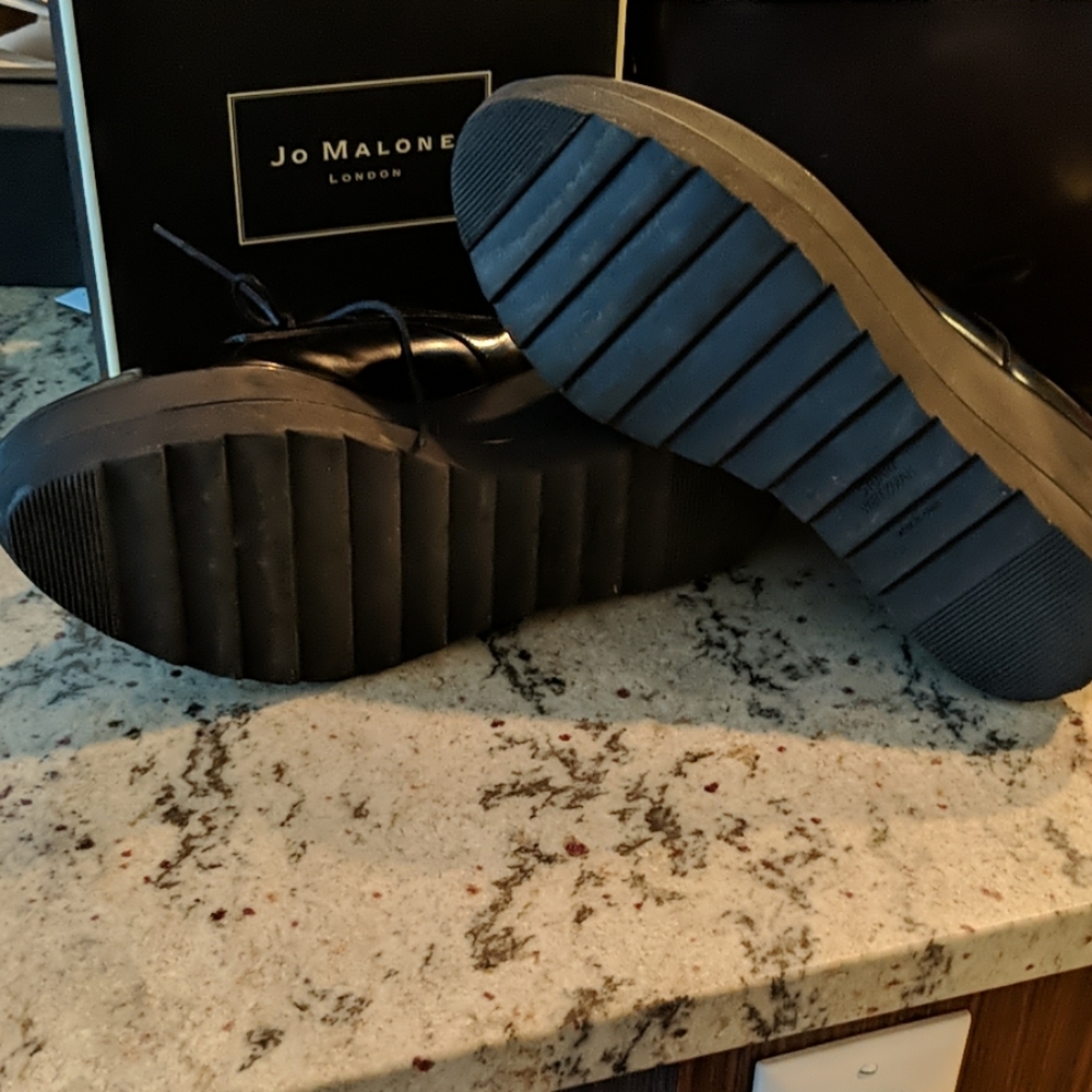 Stuart Weitzman Glossy Platform Oxfords - Picture 6 of 7